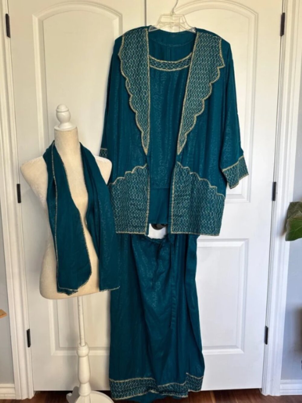 Teal & Gold Wrap Skirt, Shirt, Jacket Combo W/Scarf Women’s Plus Size